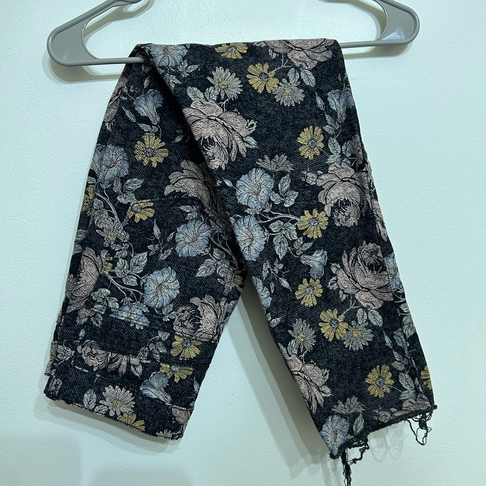 Floral Patterned Pants - Picture 2 of 7